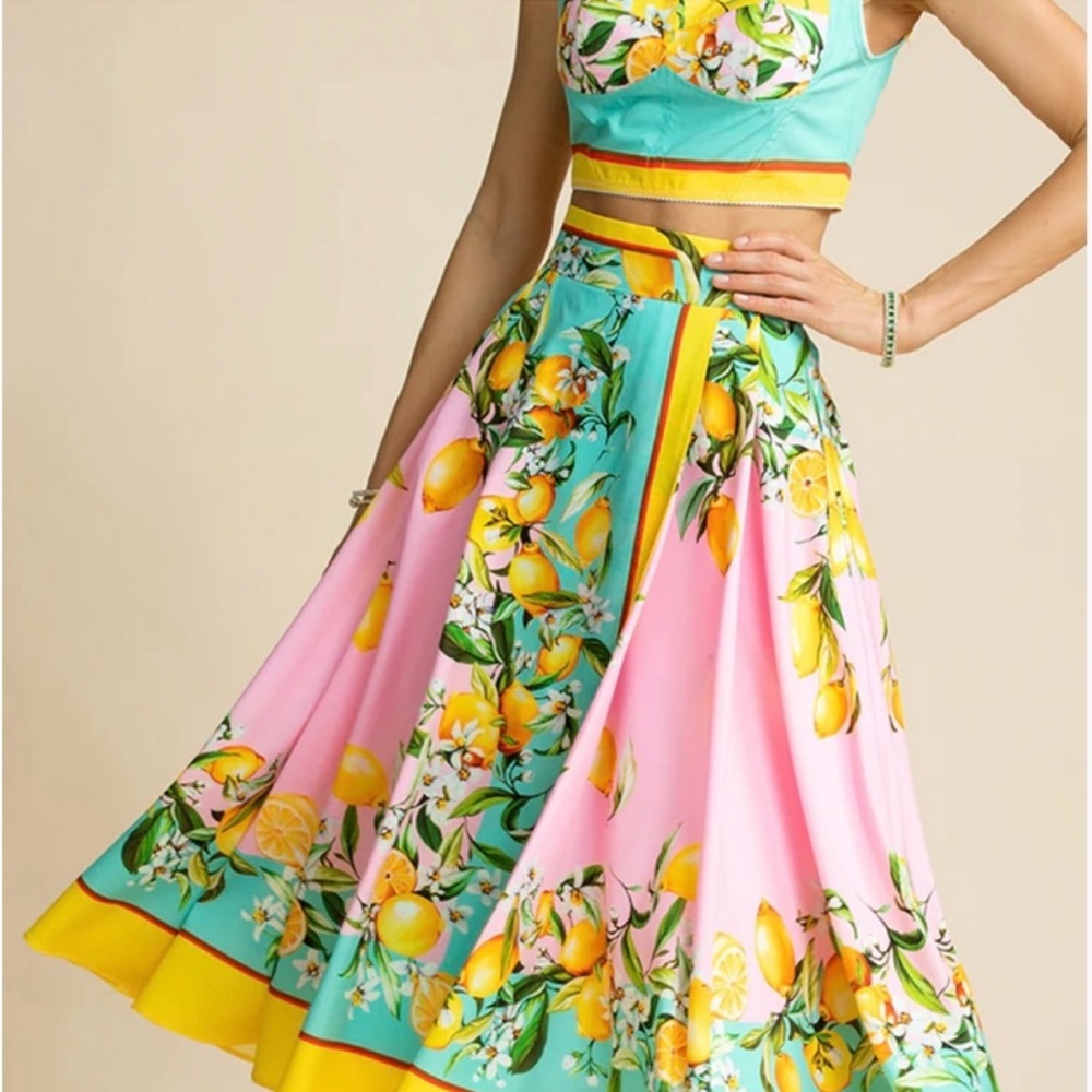 DG Style Positano Lemon Skirt Set
Crop Top and Skirt Medium